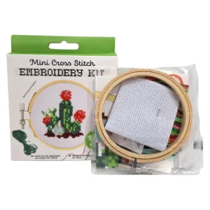 Kikkerland-Mini-Embroidery-Kit-Cactus-5-Piece_717118_1